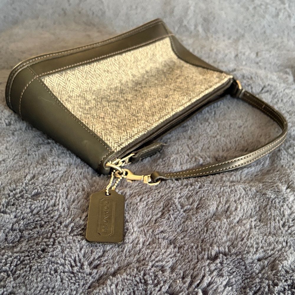 Vintage Coach Tweed Demi Zip Bag in Gray/Black Herringbone & Black Leather - Picture 5 of 8